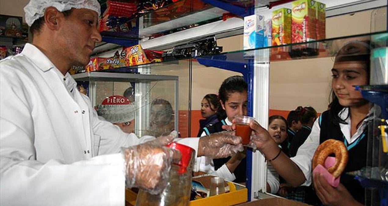 kantin fiyatlarina yuzde 25 zam simit 25 ayran 20 lira N7lahUnF