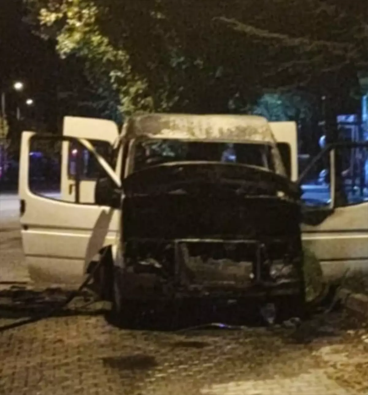 kirklarelinde hafif ticari aracta yangin cvmVtGH9