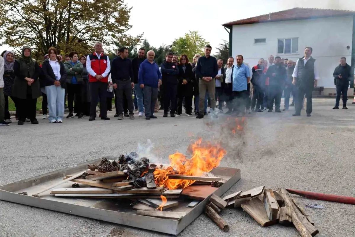 afyonkarahisarda yangin ve tahliye tatbikati gerceklestirildi Y3KCnqLv.jpg