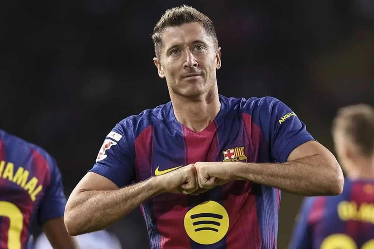 fenerbahceden tarihi transfer hamlesi ATR5Egay.jpg