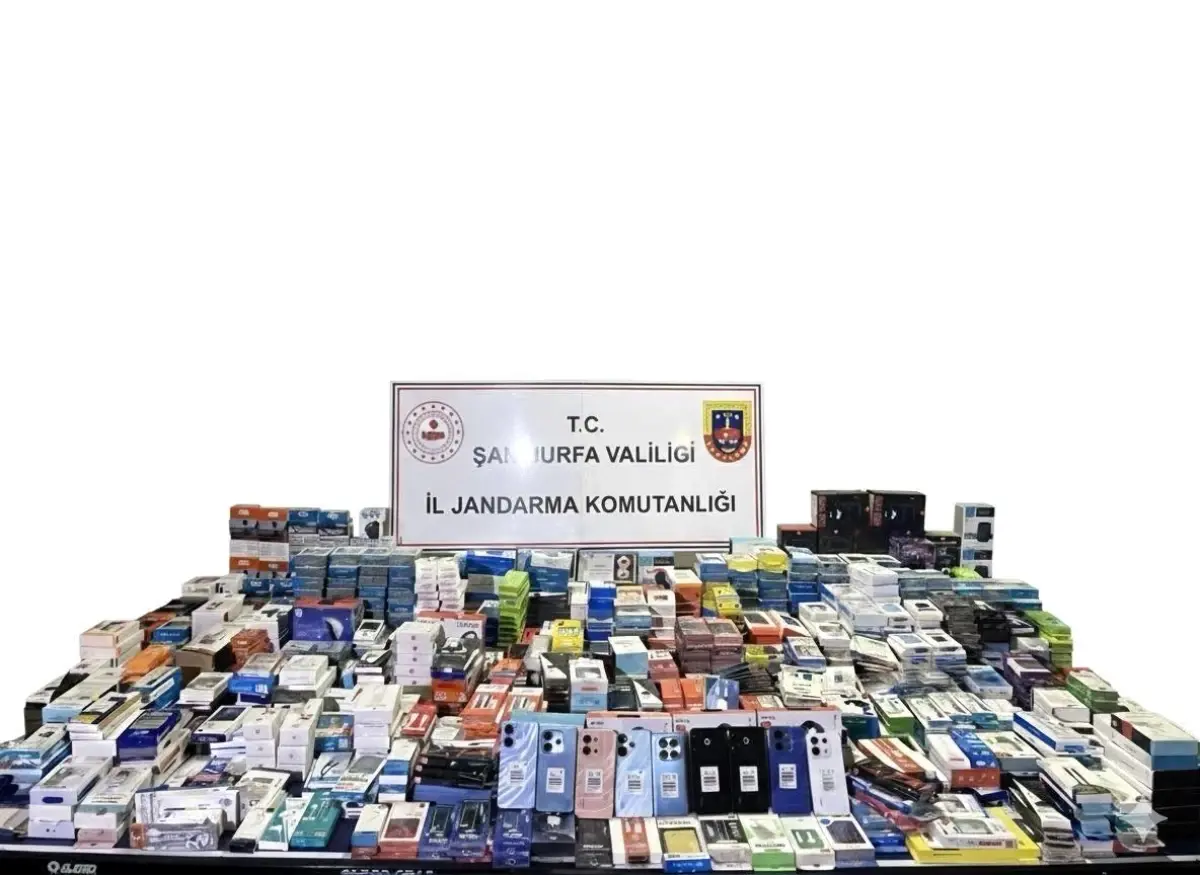 sanliurfada gumruk kacagi cep telefonu ve aksesuarlari ele gecirildi 1RajW3JM.jpg