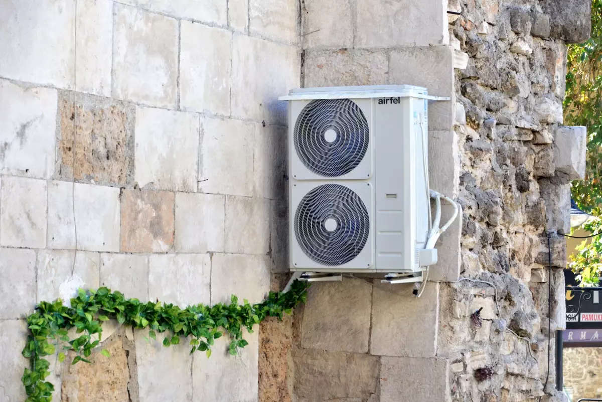 tarihi burcta klima krizi R2J4Uc31.jpg