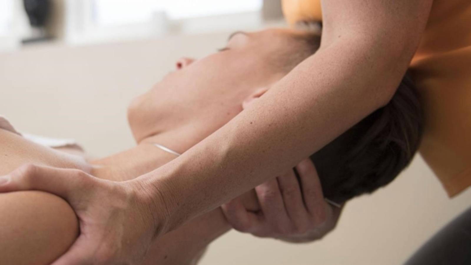 uzman olmayan kisilerin yapilan boyun masajlari genclerde inme sebebi QdkvWB7g.jpg