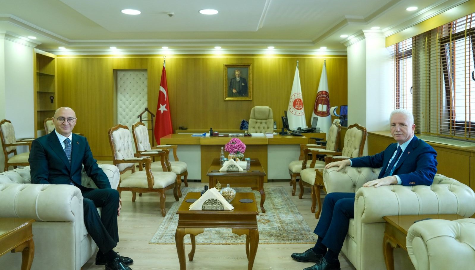 vali gulden yeni bassavciya ziyaret 2FGp5Vkc.jpg