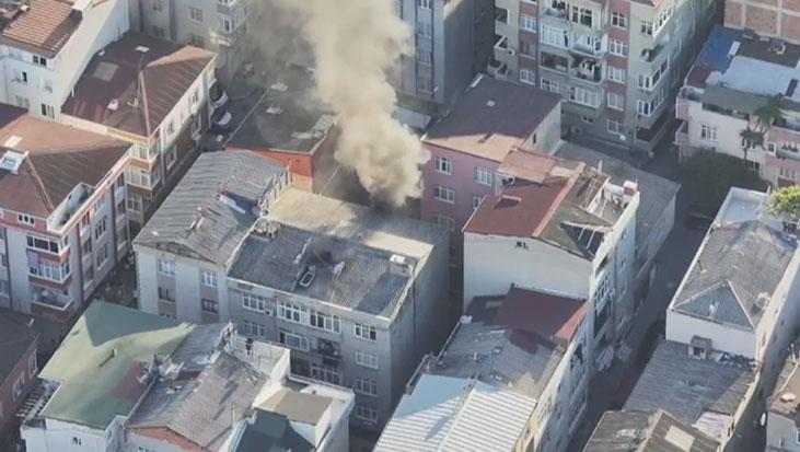 Bagcilarda akilalmaz dehset annesinden para alamayinca evi atese verdi ZiiwtVOs