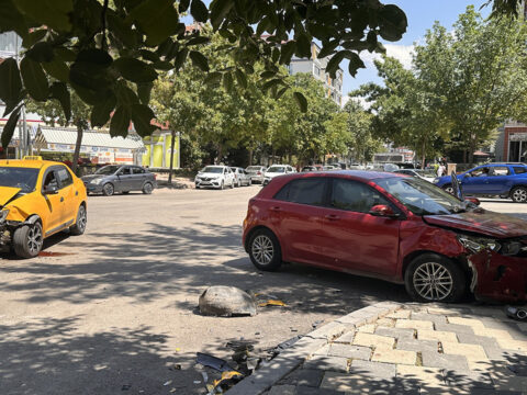 Elazigda trafik kazasi 6 kisi yaralandi bev9bRWI