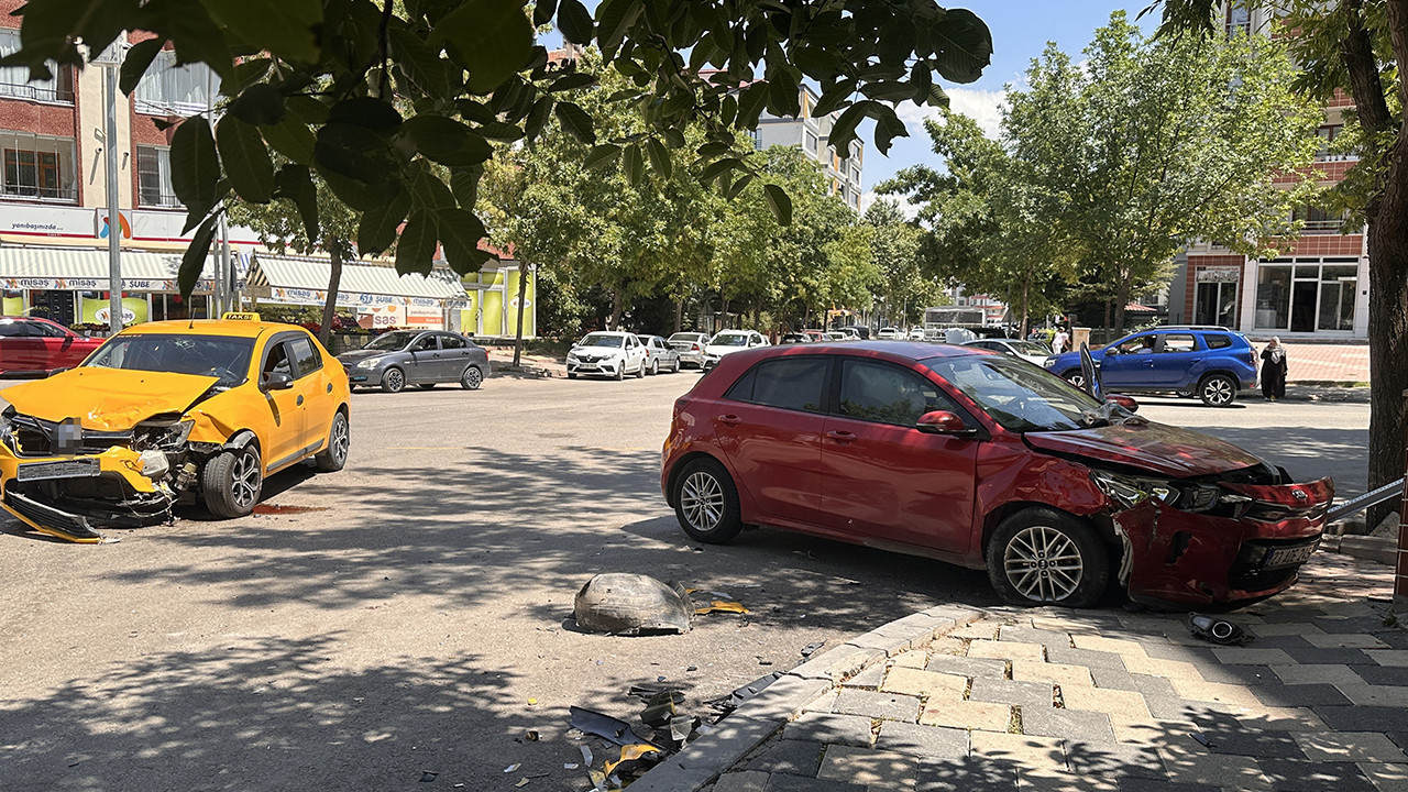 Elazigda trafik kazasi 6 kisi yaralandi bev9bRWI