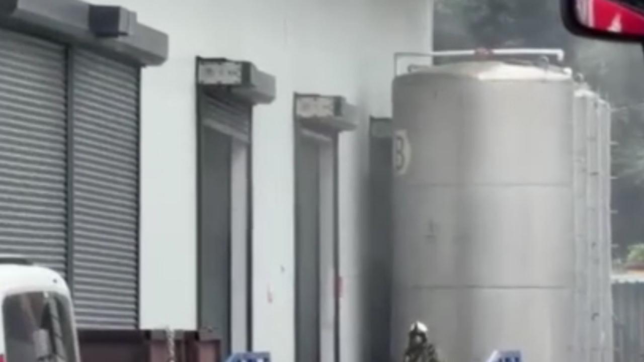 Eyupsultanda kimyasal alarm ekipler harekete gecti FA3w4zMw